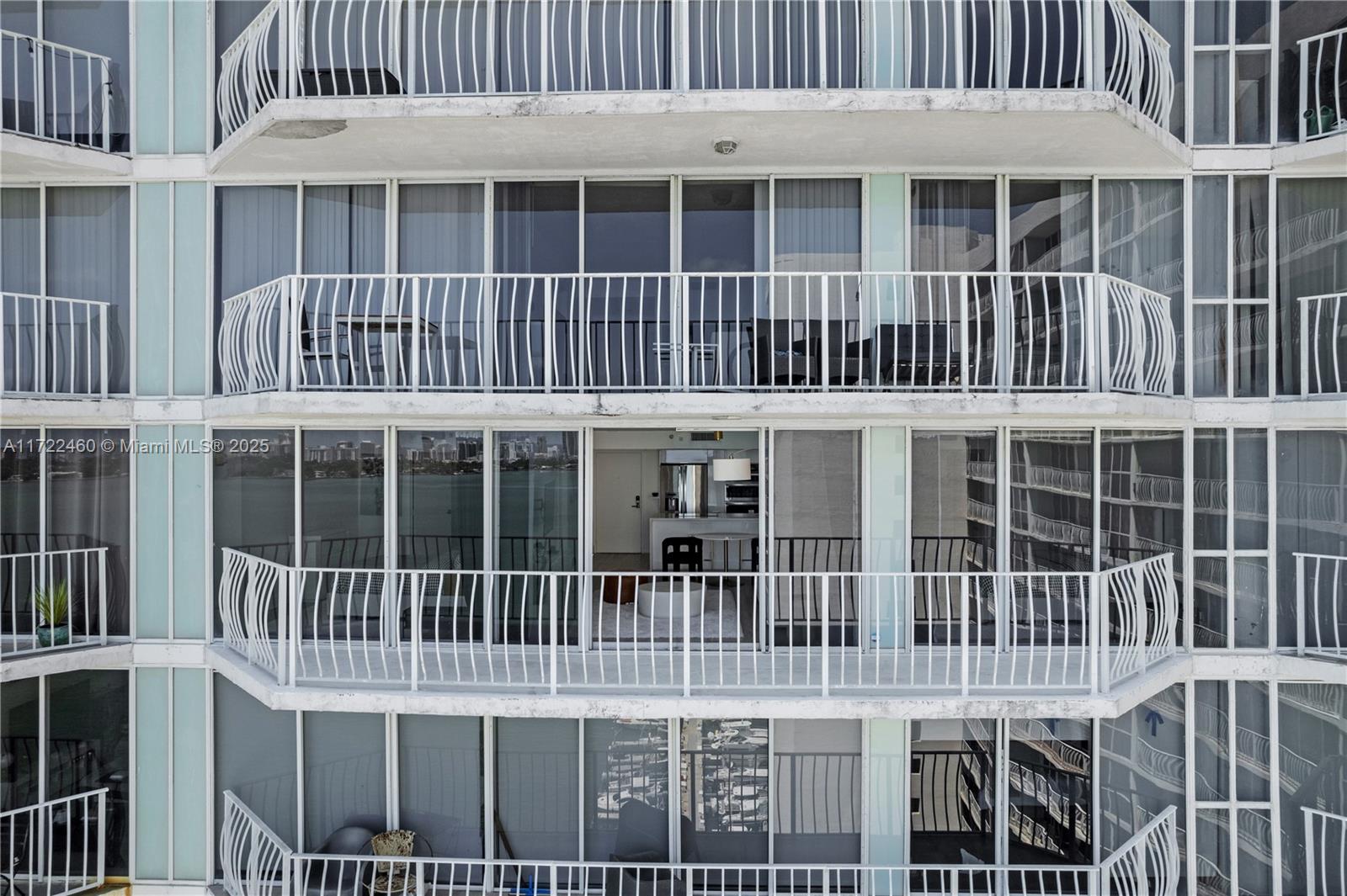 THE GRANDVIEW PALACE COND - Residential