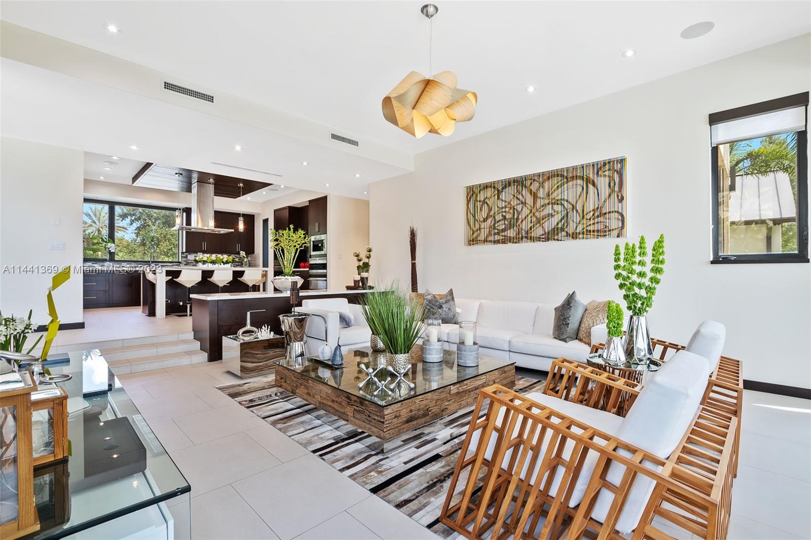 WINDMILL LAKE ESTATE - Residential