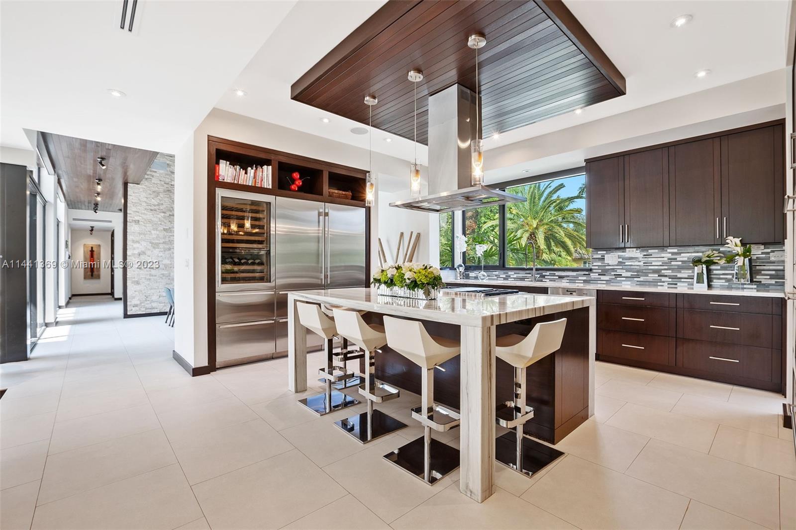 WINDMILL LAKE ESTATE - Residential