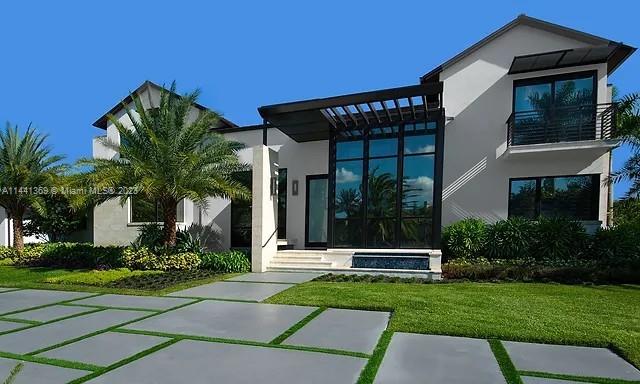 WINDMILL LAKE ESTATE - Residential