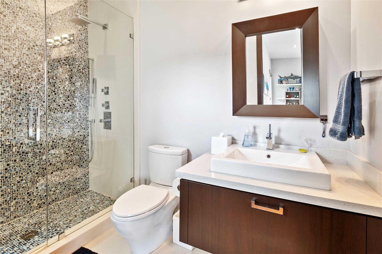 WINDMILL LAKE ESTATE - Residential