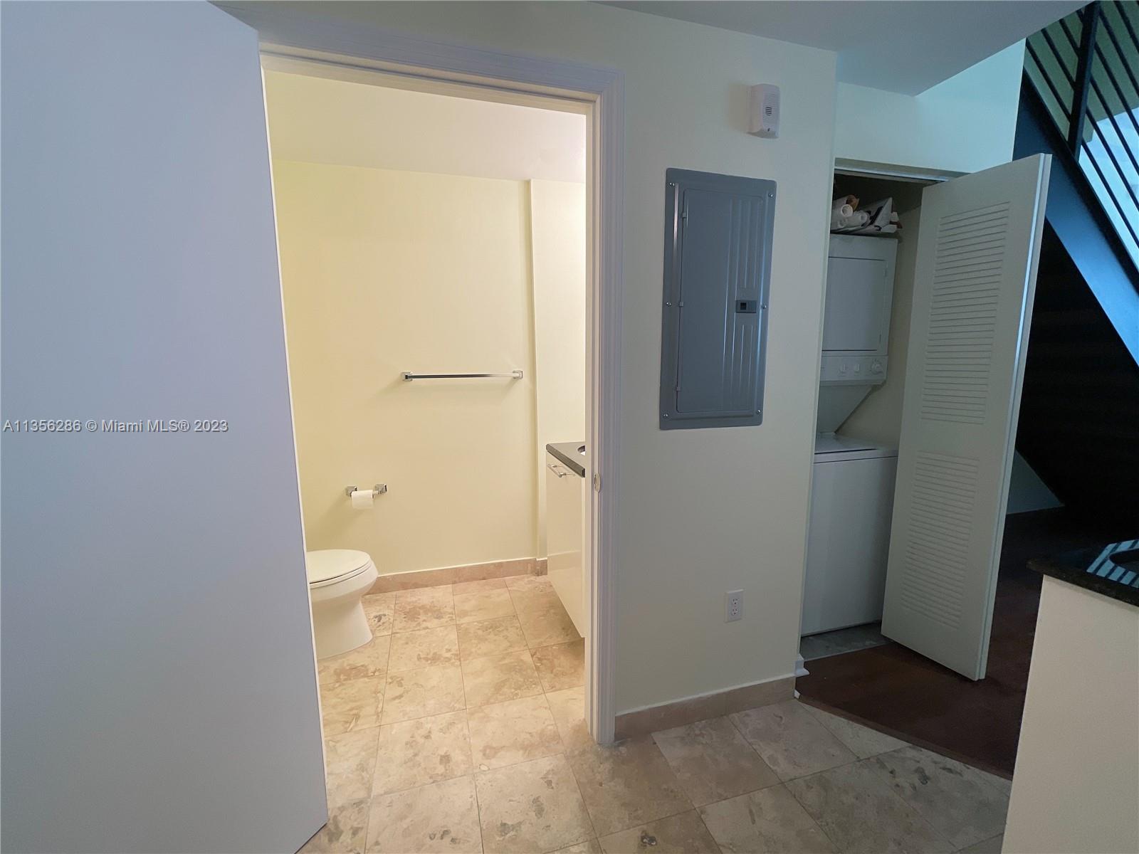 LOFTS AT MAYFAIR CONDO - Residential Lease