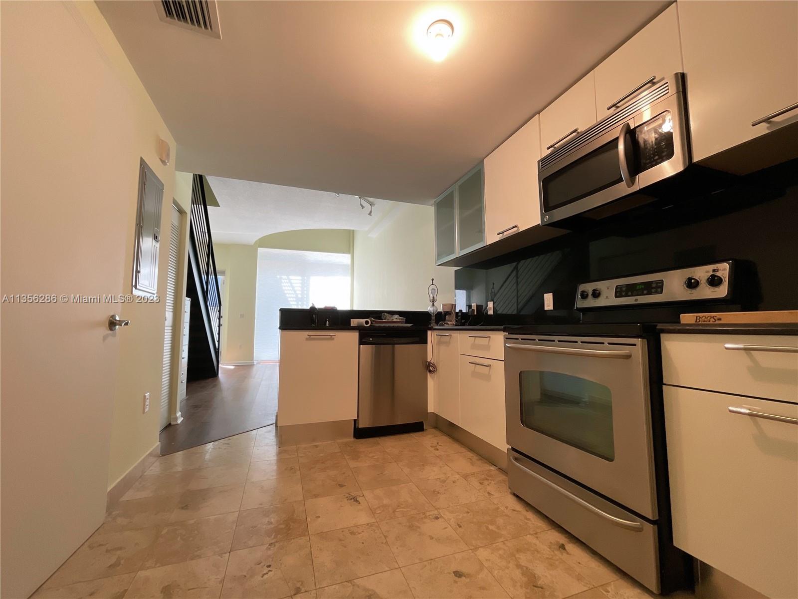 LOFTS AT MAYFAIR CONDO - Residential Lease