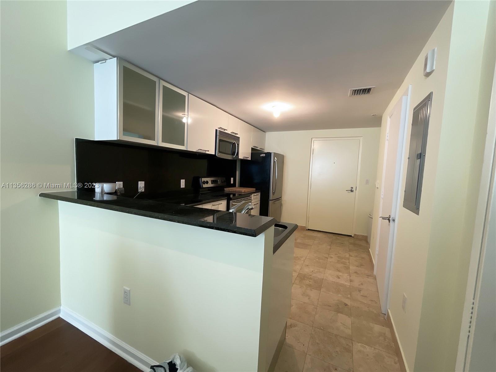 LOFTS AT MAYFAIR CONDO - Residential Lease