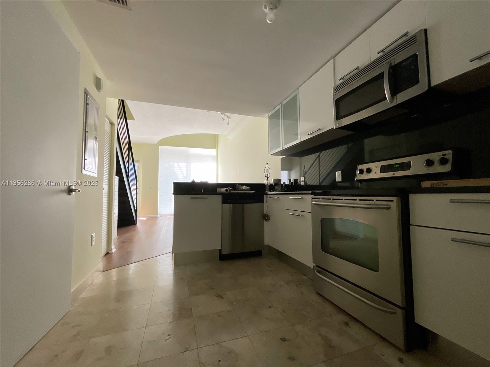 LOFTS AT MAYFAIR CONDO - Residential Lease