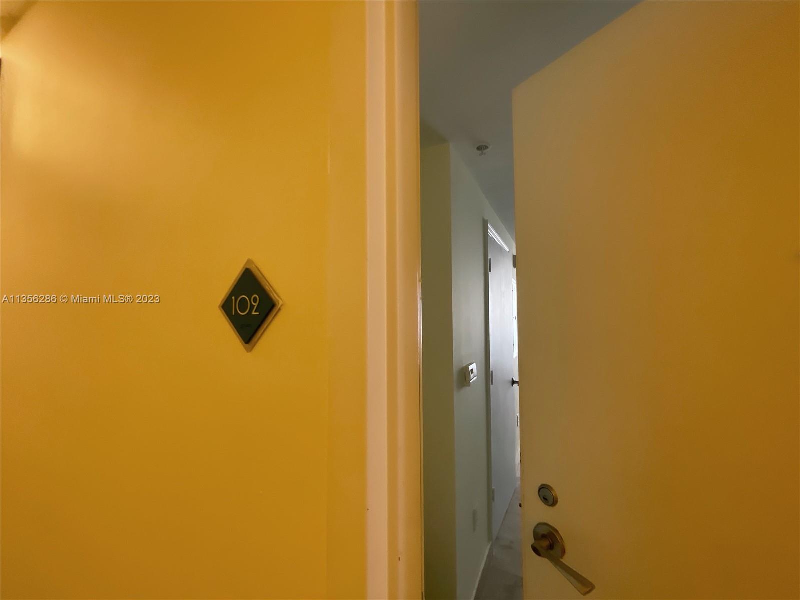 LOFTS AT MAYFAIR CONDO - Residential Lease