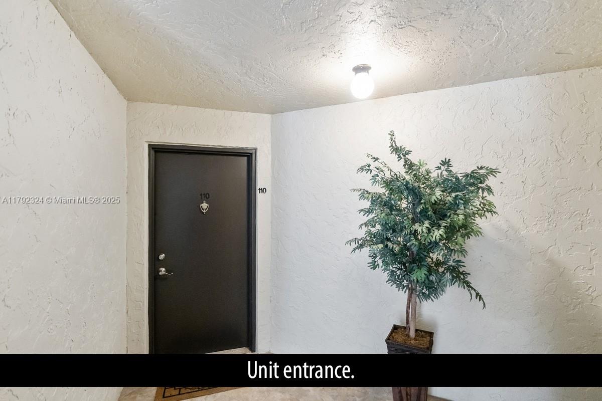 LAVERS RESORT & RACQUET - Residential Lease