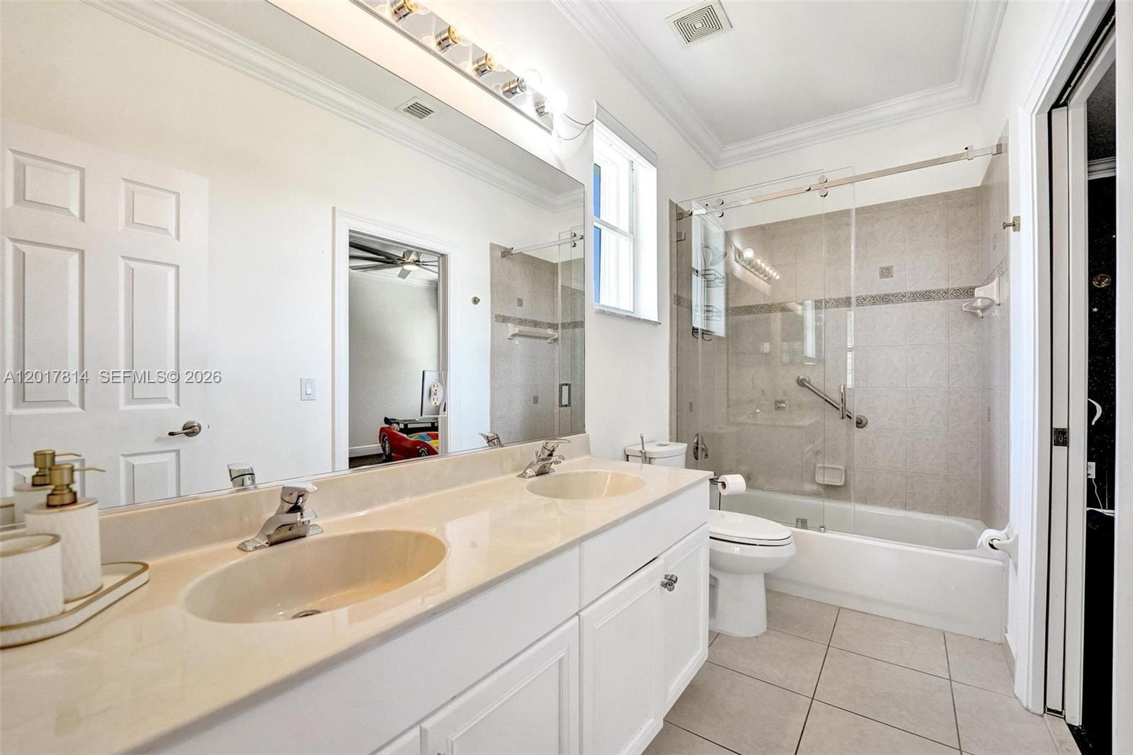 SUNSET LAKES PLAT TWO - Residential