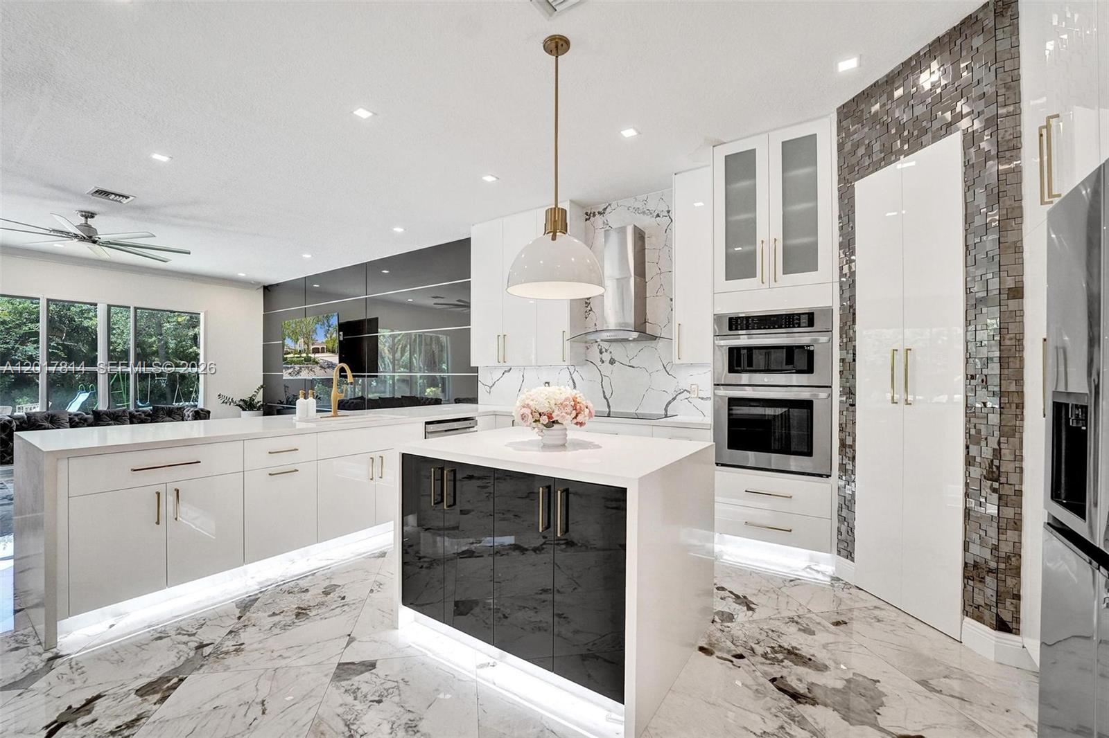 SUNSET LAKES PLAT TWO - Residential