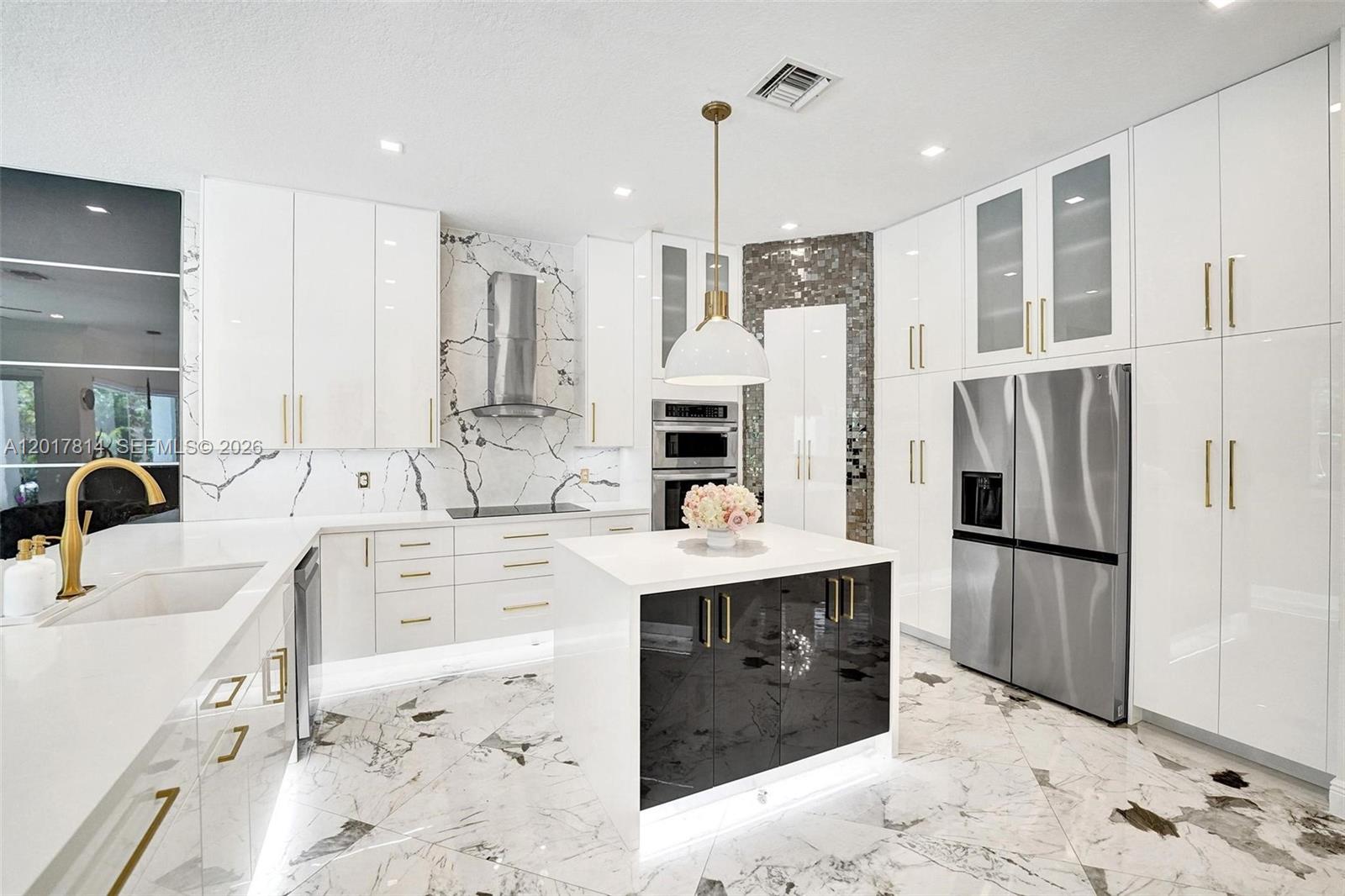 SUNSET LAKES PLAT TWO - Residential