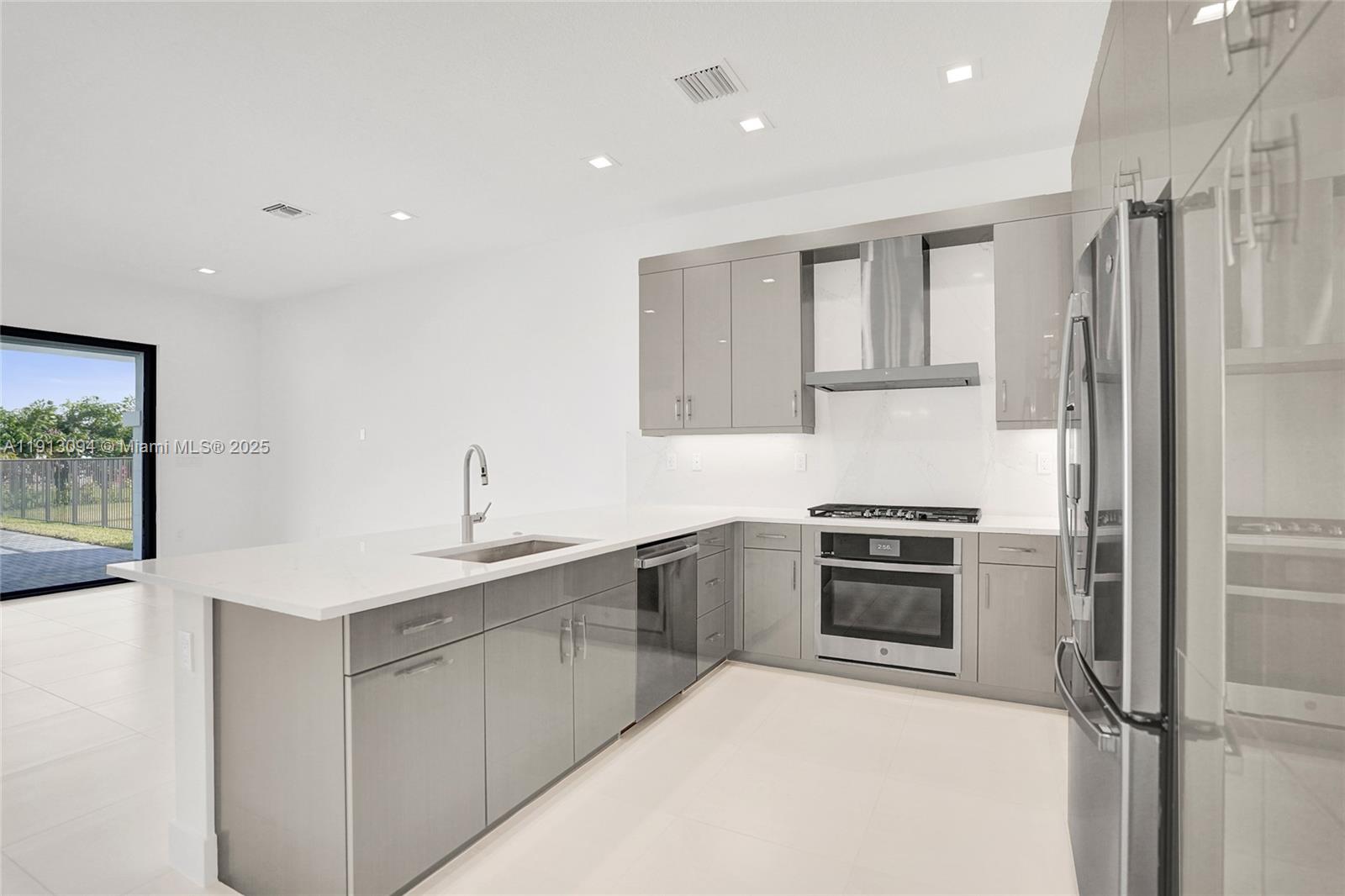 APEX at AVENIR POD - Residential