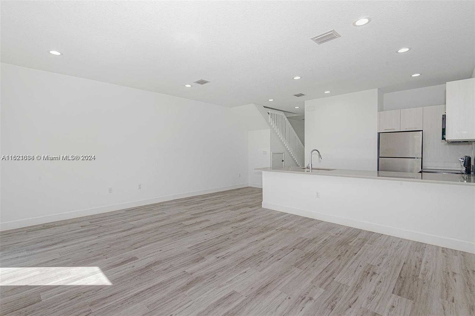 FORD'S MANOR - Residential Lease