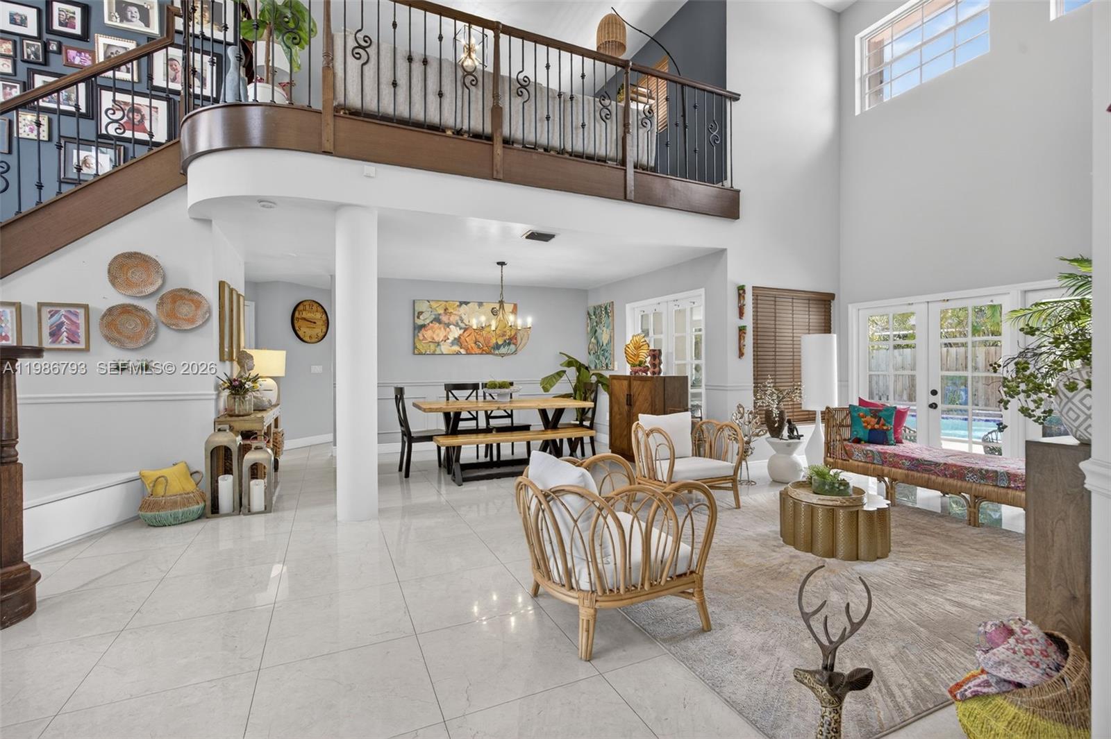 THE MANSIONS - Residential