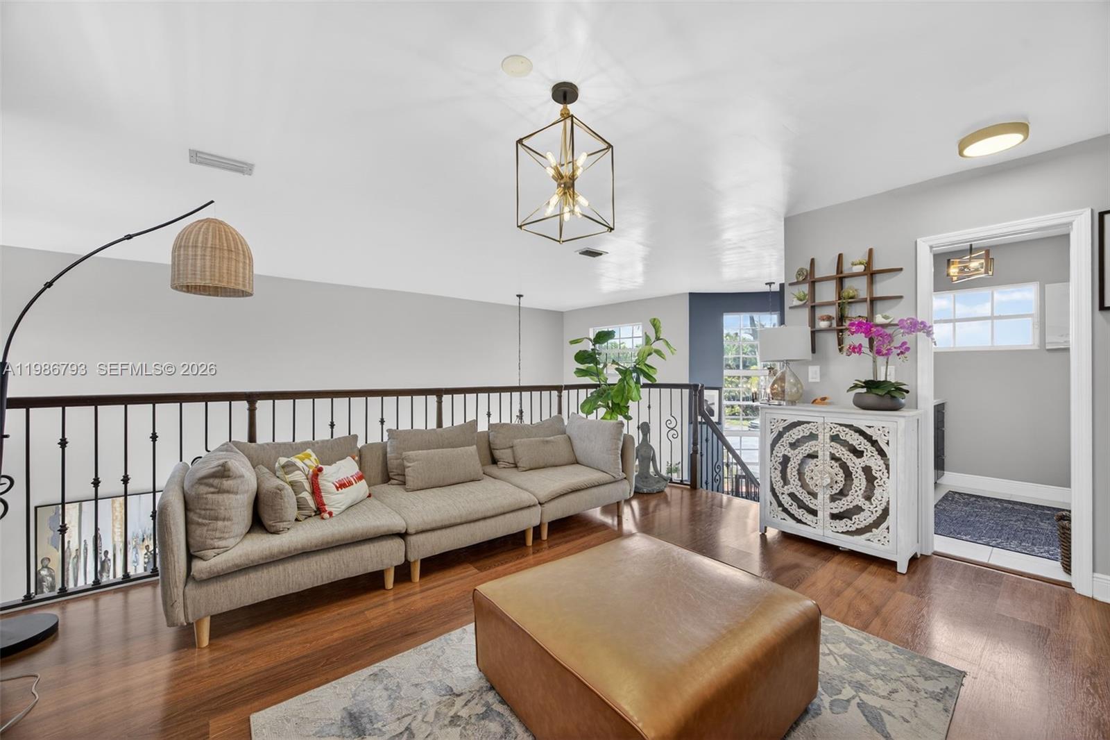 THE MANSIONS - Residential