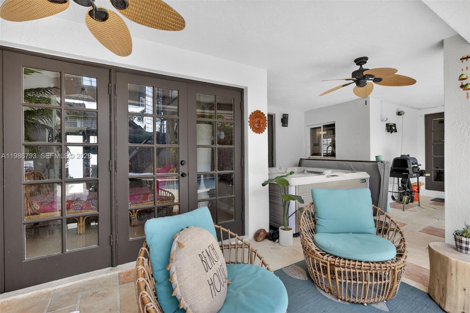 THE MANSIONS - Residential