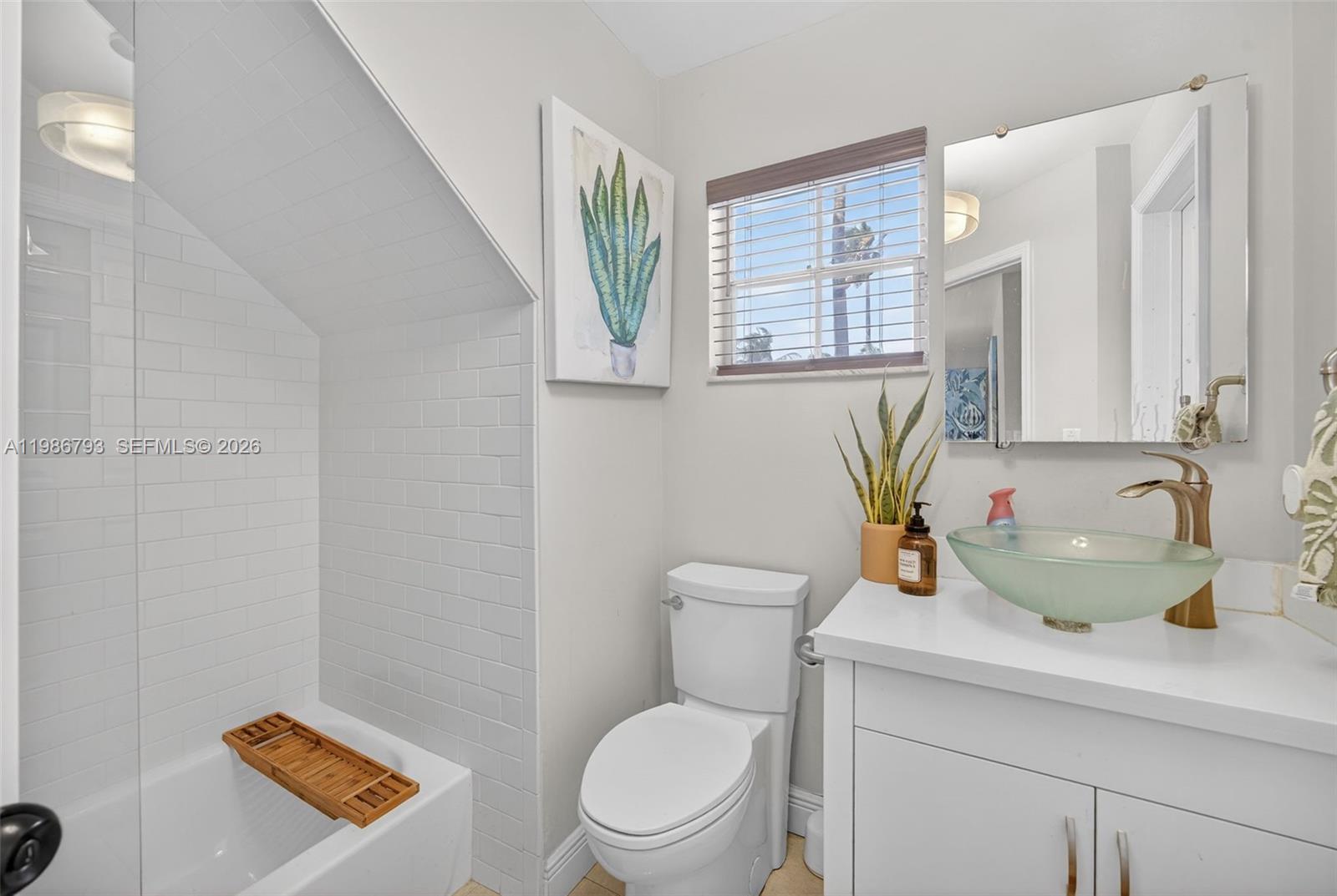 THE MANSIONS - Residential