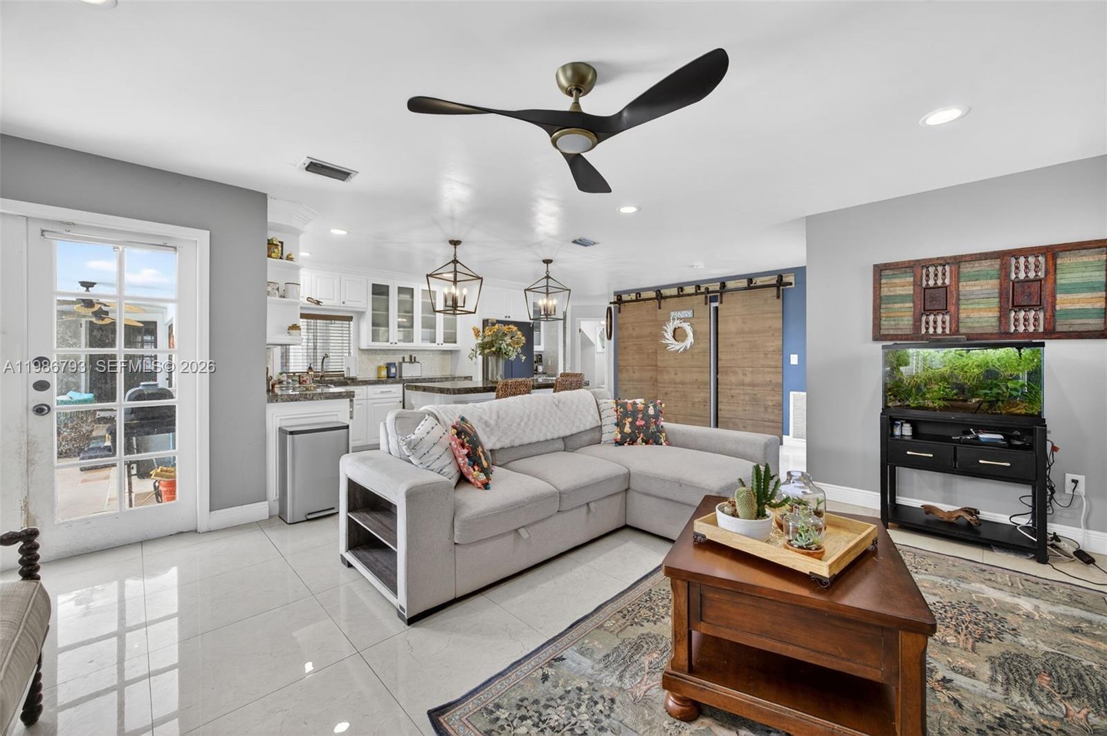 THE MANSIONS - Residential