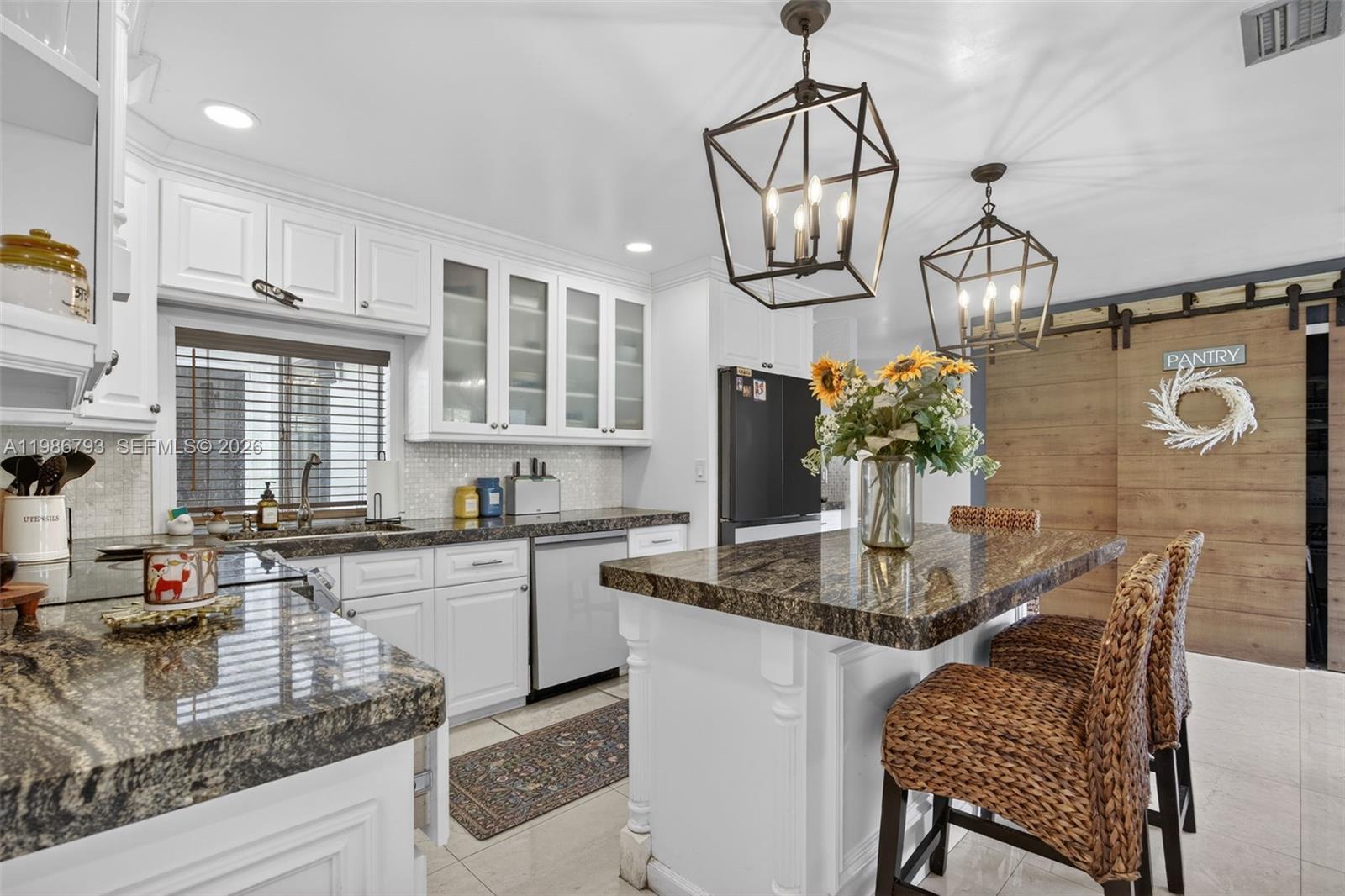 THE MANSIONS - Residential