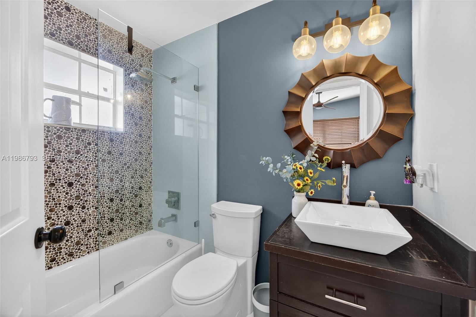 THE MANSIONS - Residential