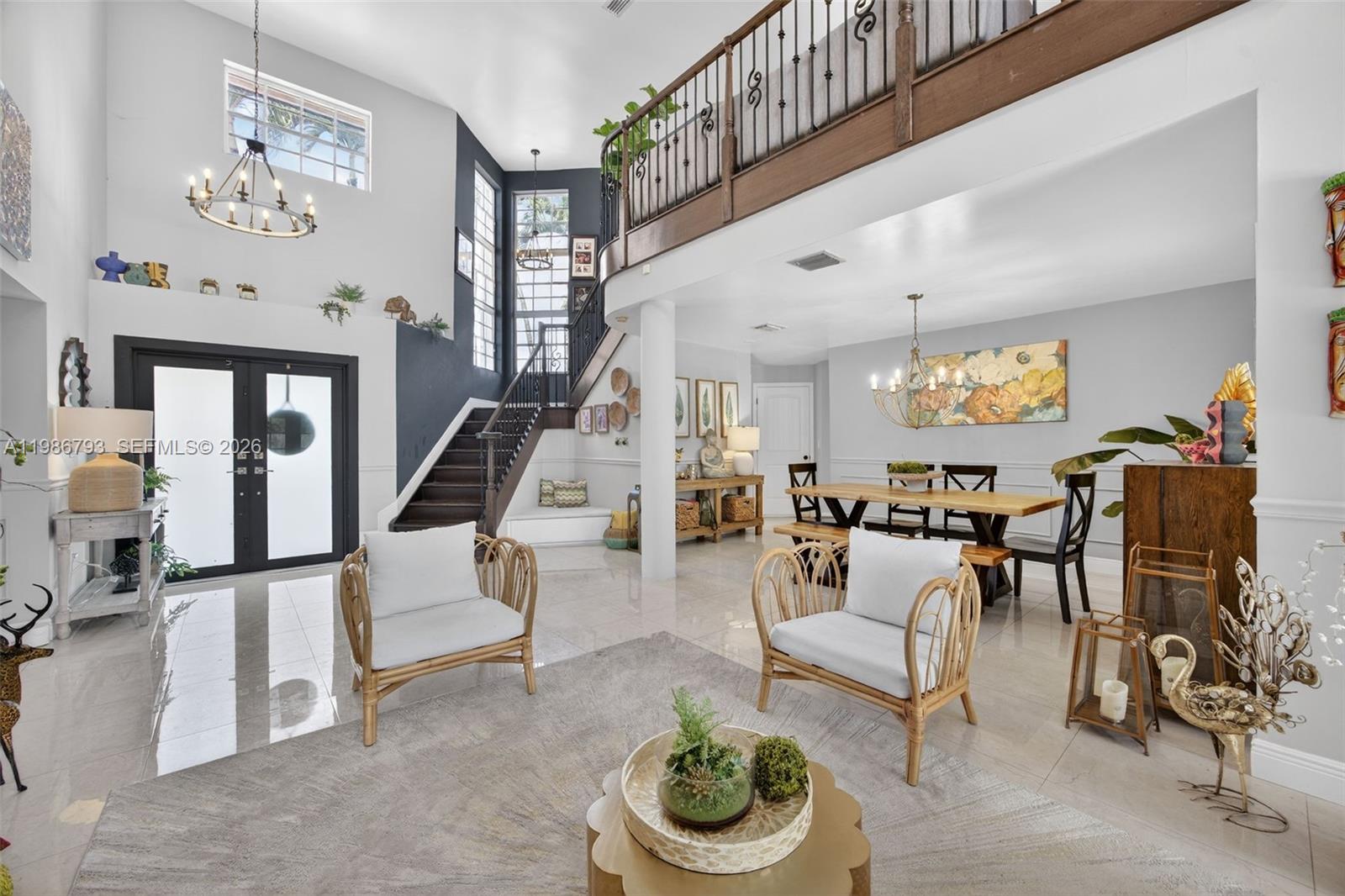 THE MANSIONS - Residential