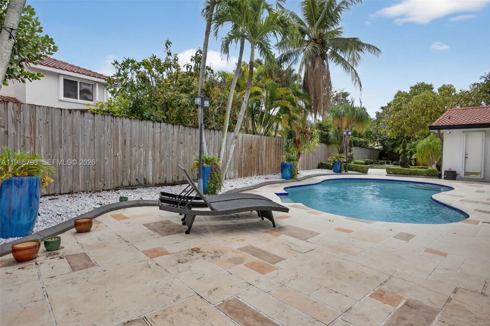 THE MANSIONS - Residential