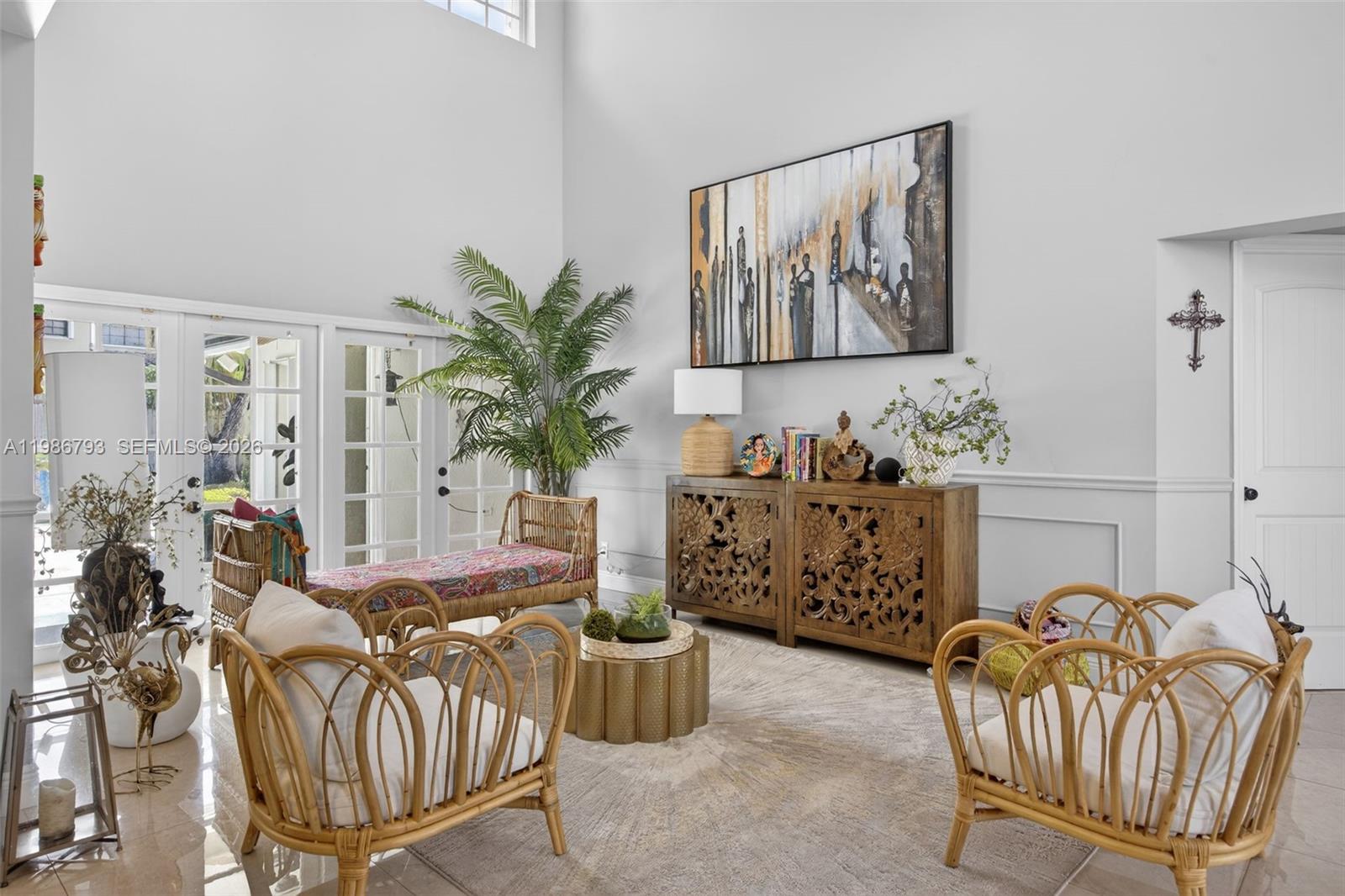 THE MANSIONS - Residential