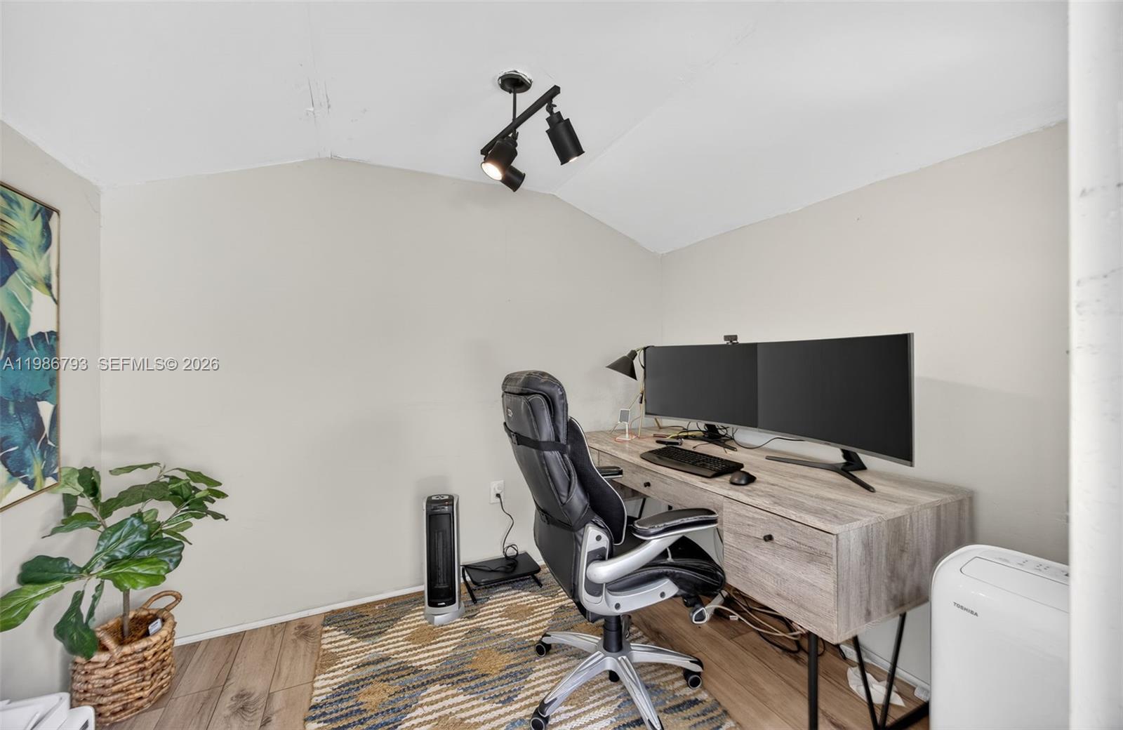 THE MANSIONS - Residential