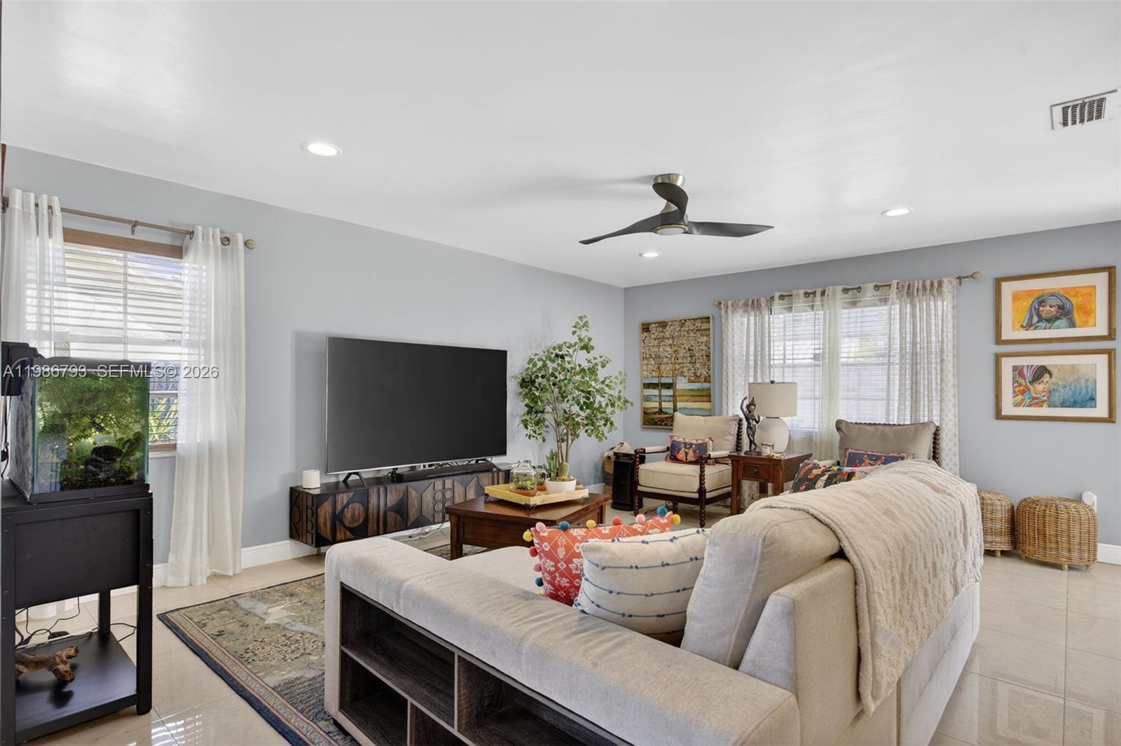 THE MANSIONS - Residential