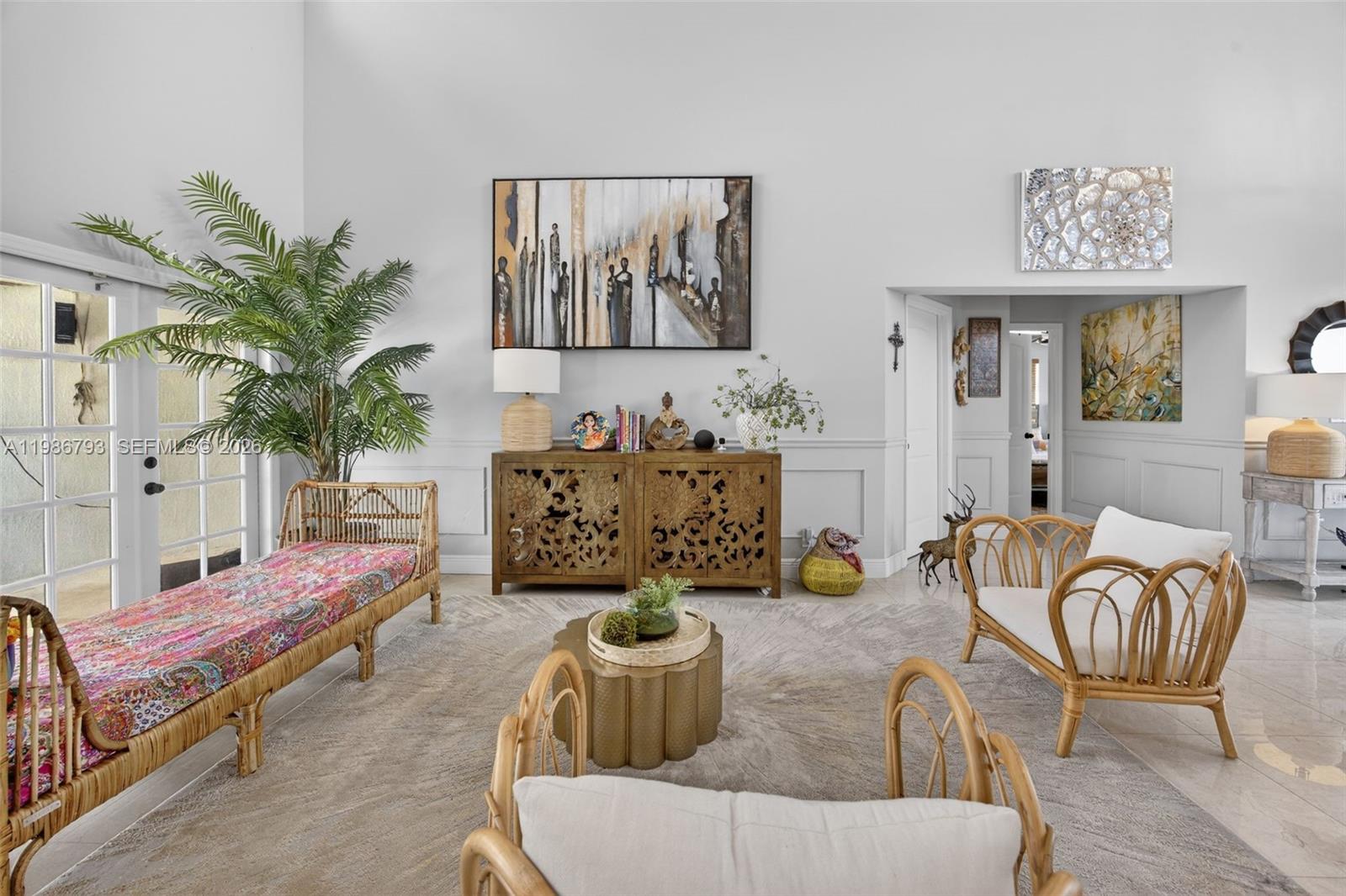 THE MANSIONS - Residential