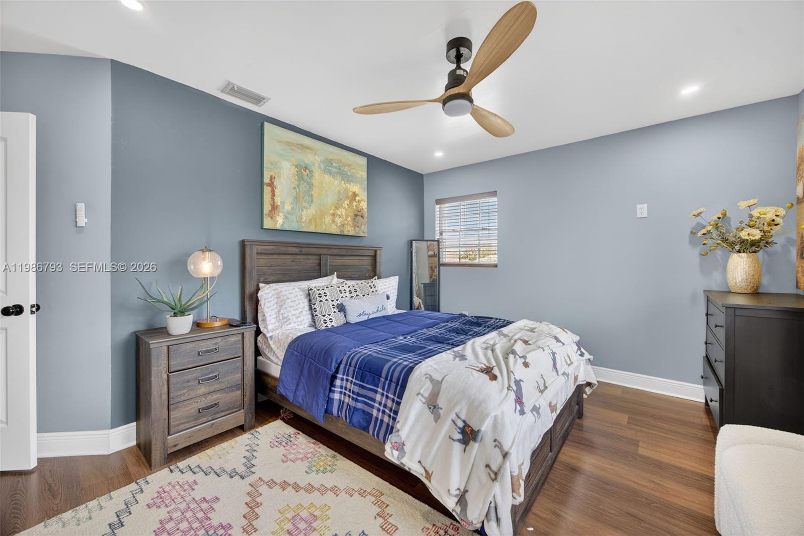 THE MANSIONS - Residential