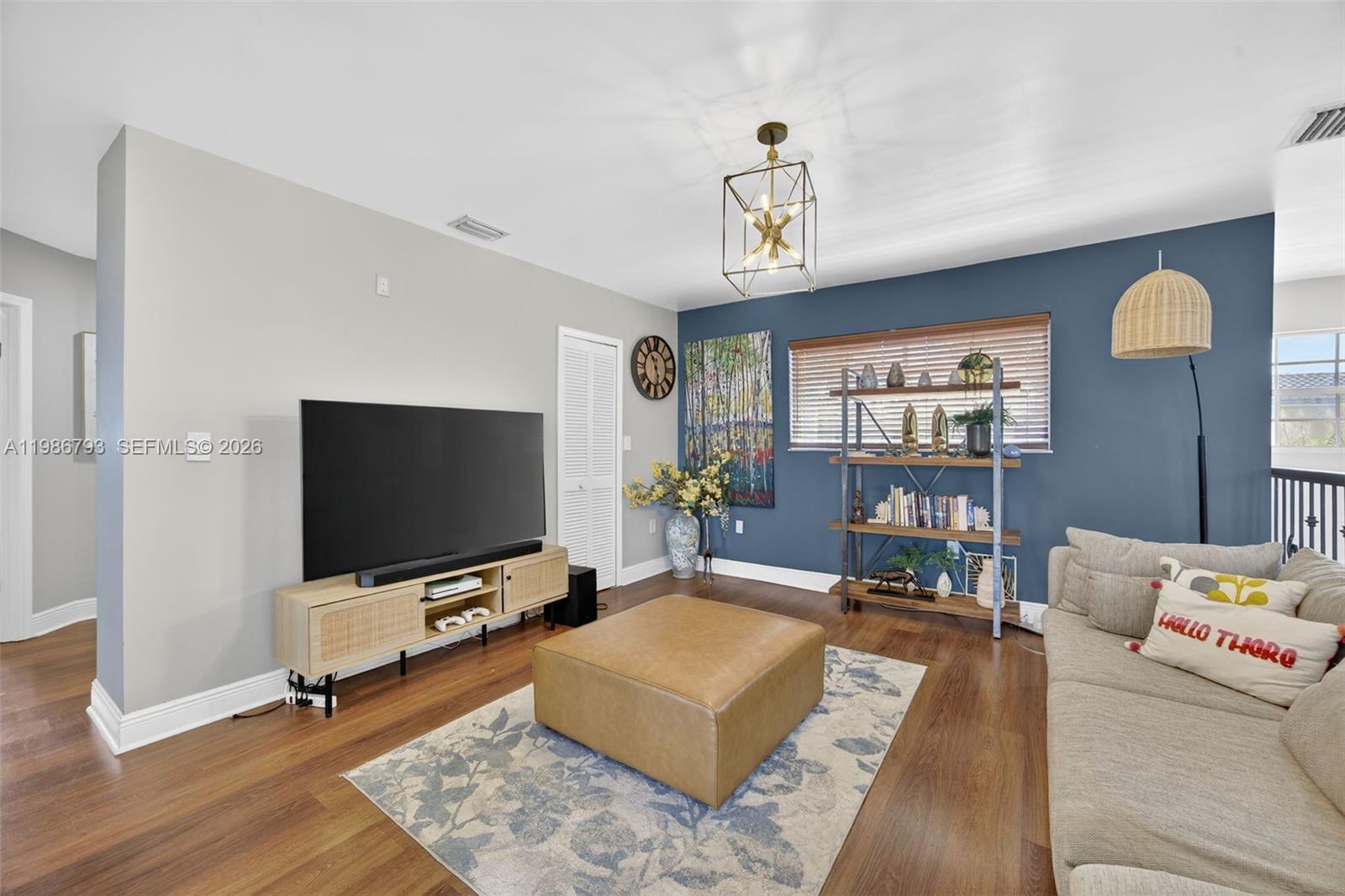 THE MANSIONS - Residential