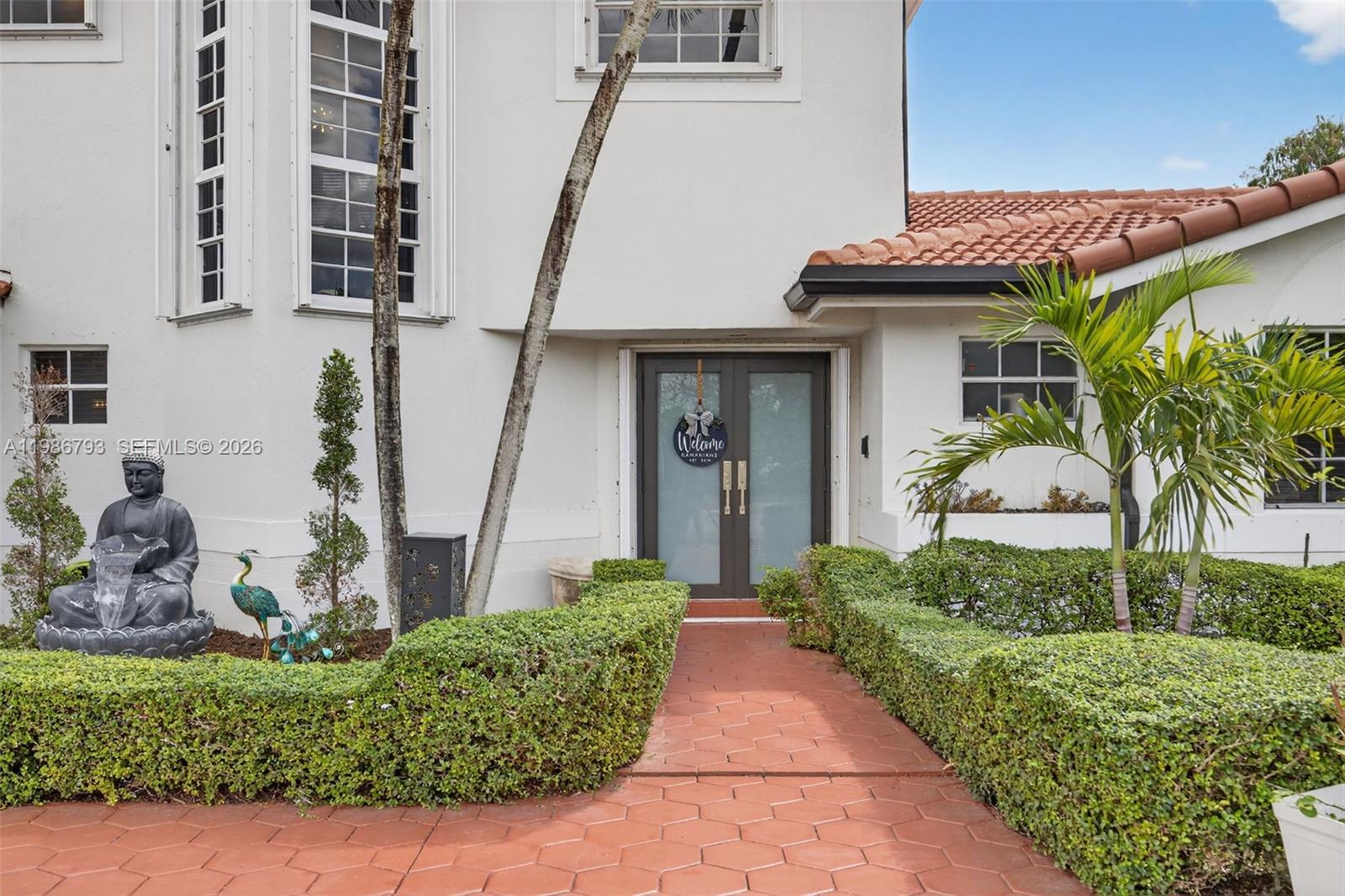 THE MANSIONS - Residential