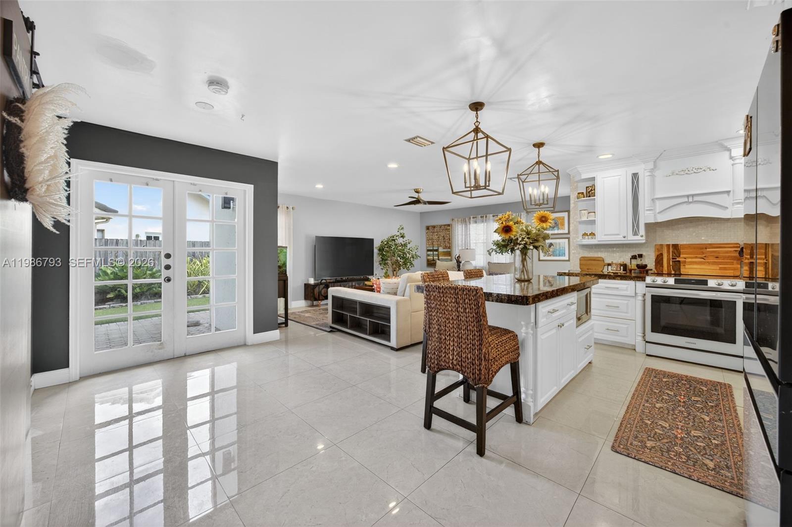 THE MANSIONS - Residential