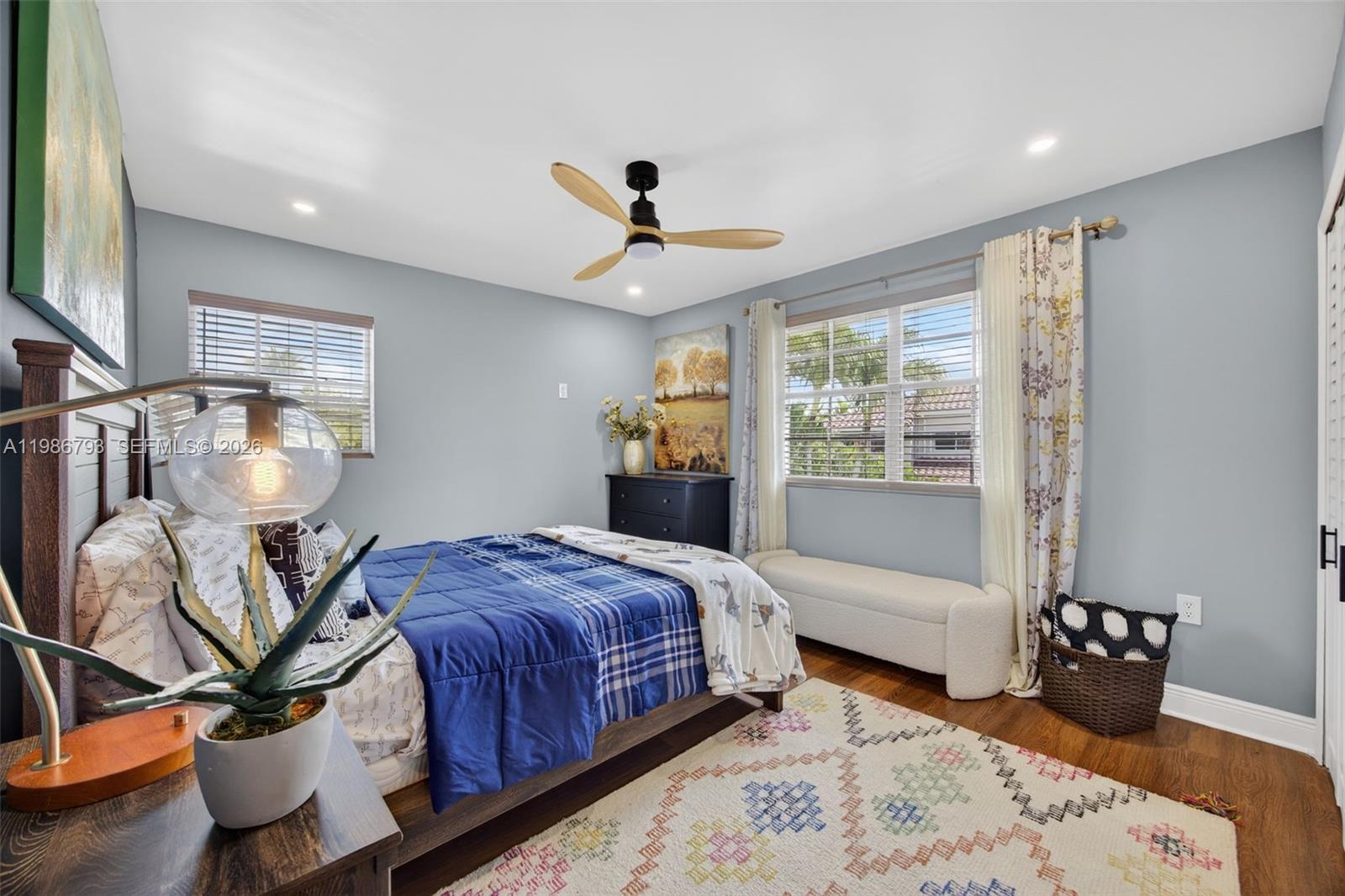 THE MANSIONS - Residential