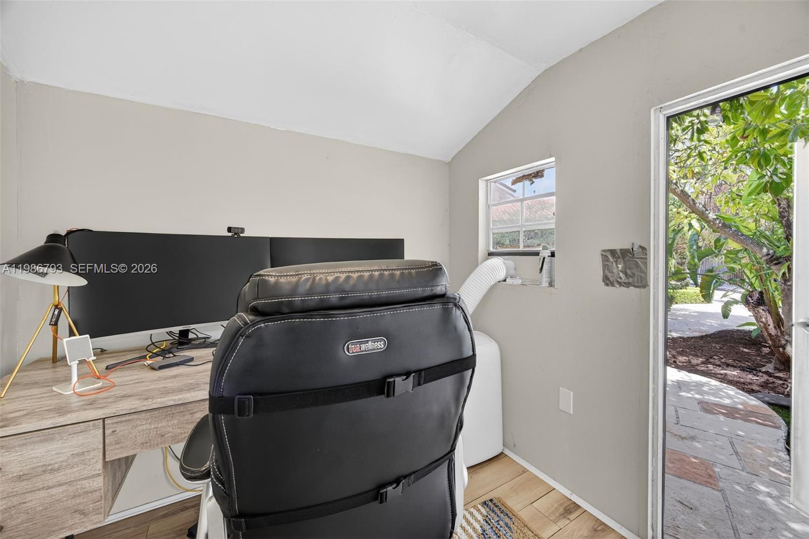 THE MANSIONS - Residential