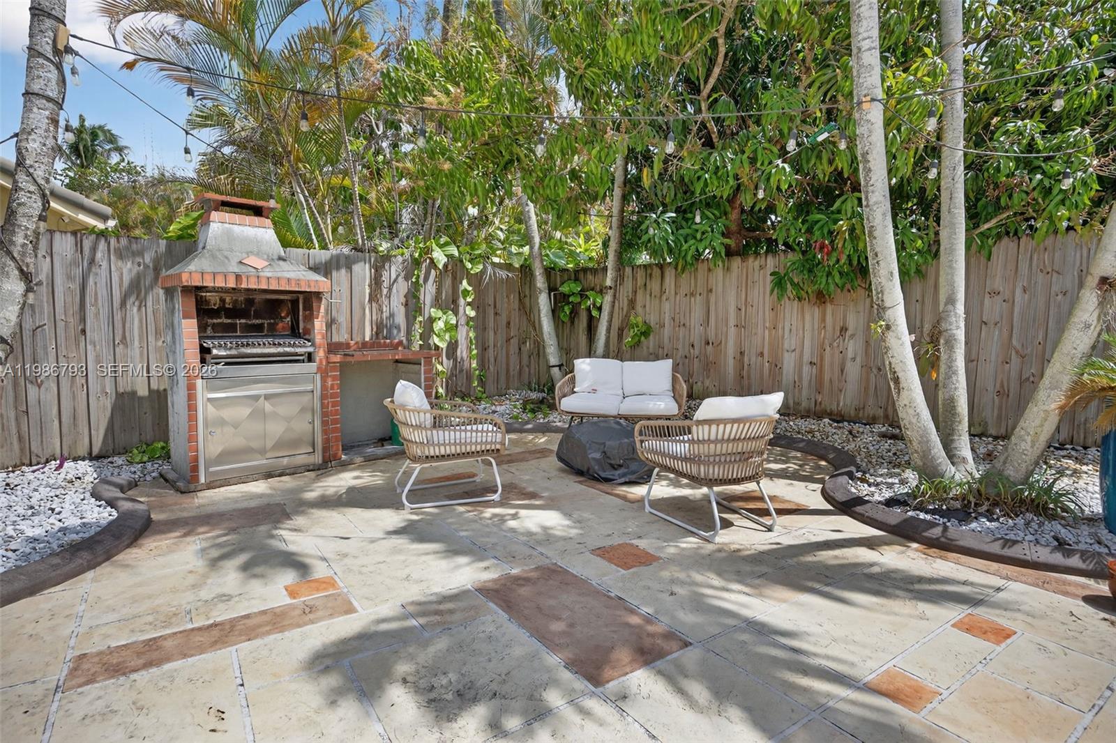 THE MANSIONS - Residential