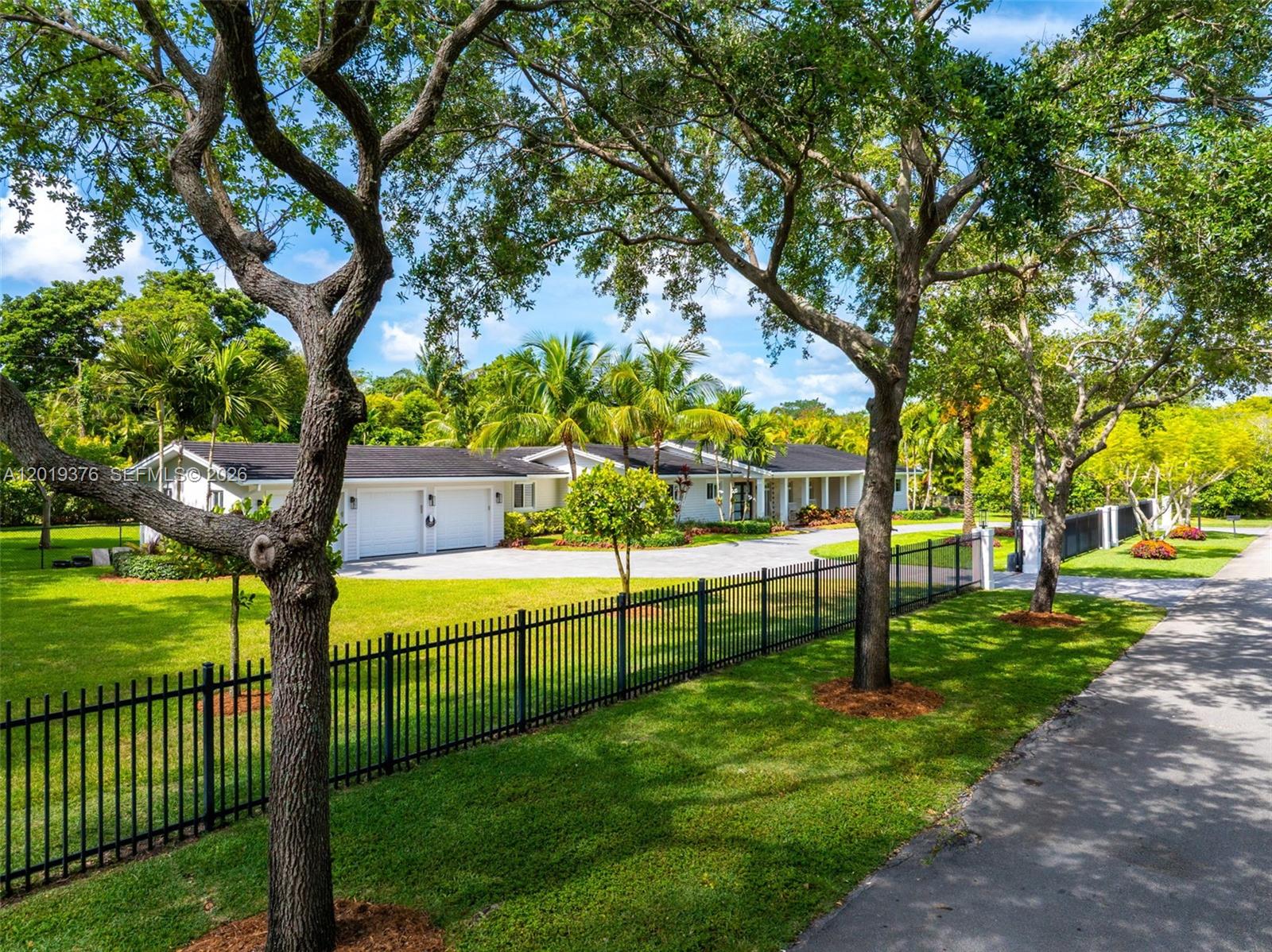 PALMETTO COURT - Residential