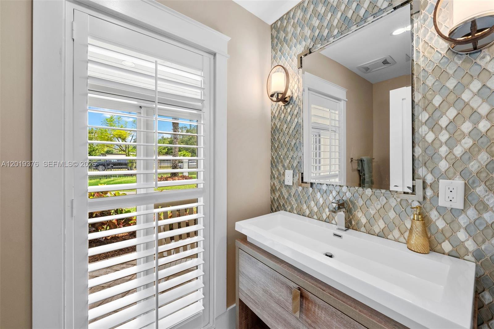 PALMETTO COURT - Residential