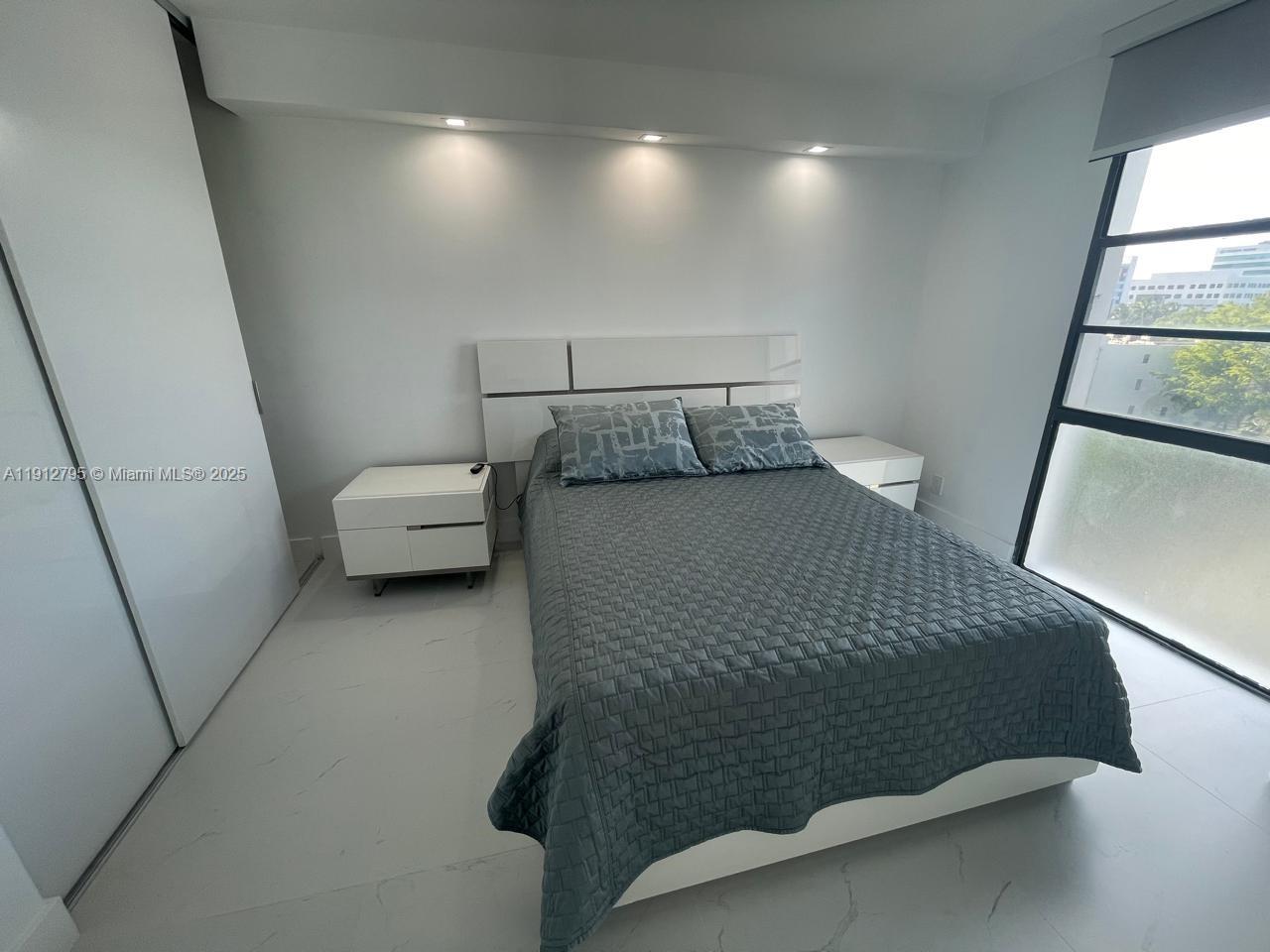 BISCAYA IV CONDO - Residential