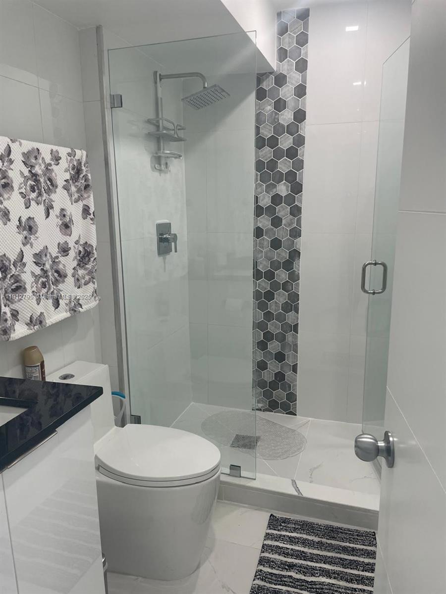 BISCAYA IV CONDO - Residential