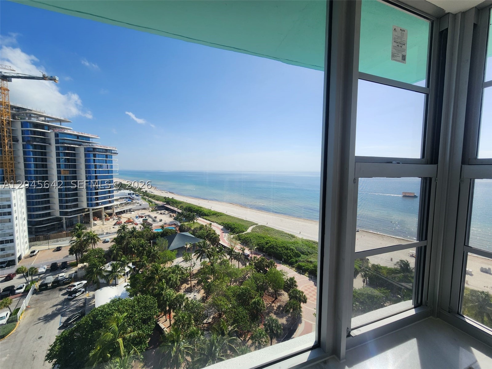 5255 Collins Ave 12E