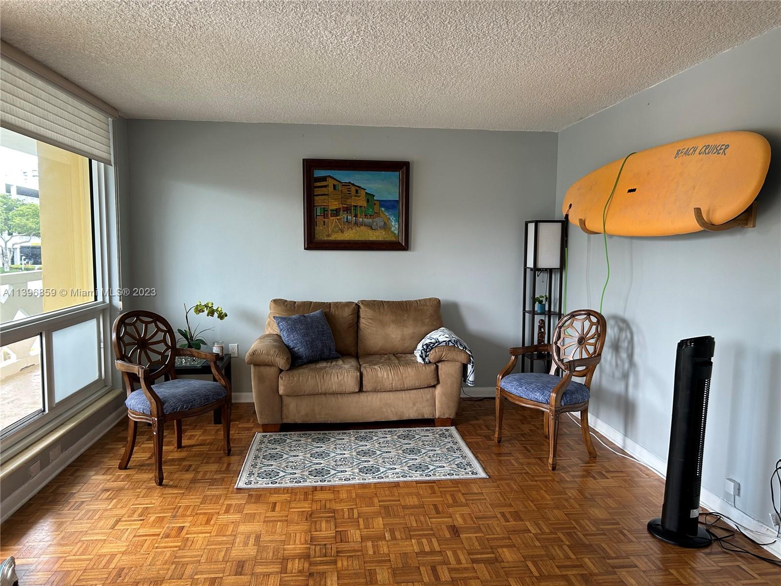 Cozy 2 bedroom unit on a boutique style building only 24 apartments. AMAZING LOCATION on the most desire area of Fort Lauderdale, walking distance to the beach, bar, Restaurants and across the street of Galleria Mall. Brand new kitchen and updated bathroom with plenty of natural light, Easy to show. Excellent elementary school near by. Building has pooll, laundry facilities, asigned parking. 2,500 Furnitured