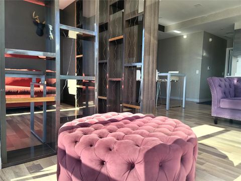 151 SE 1st St PH11 Miami FL 33131