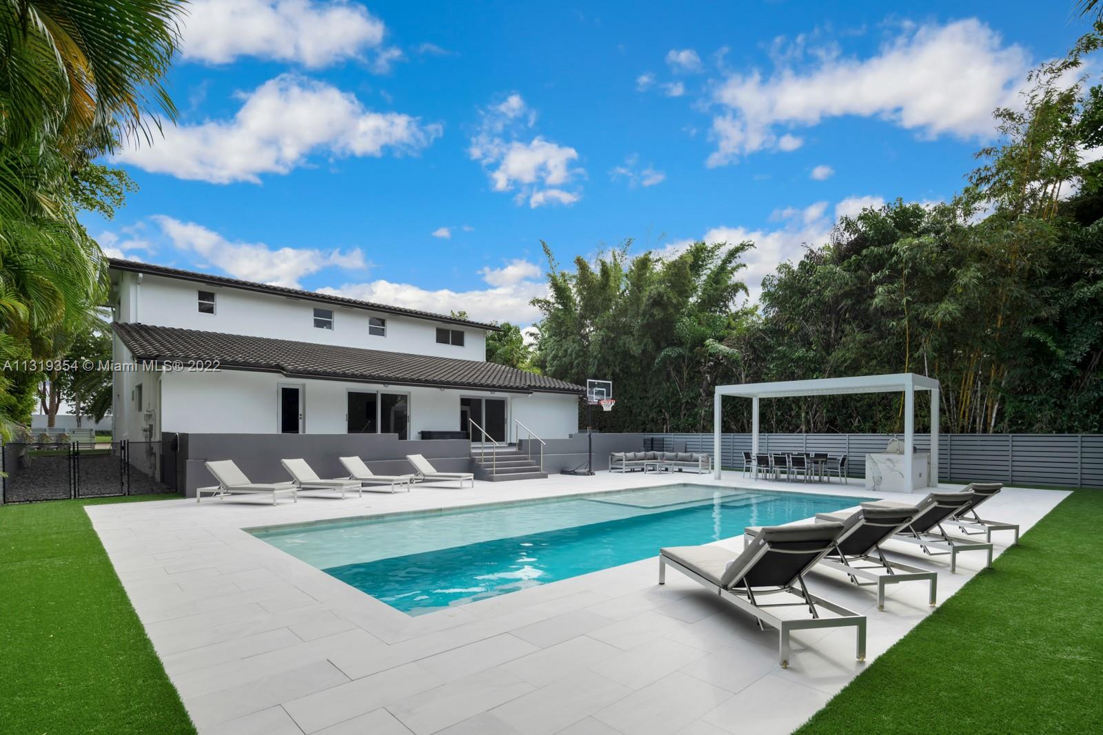 GOLDEN BEACH SEC C - Residential