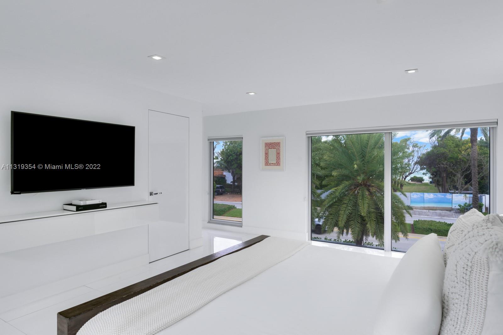 GOLDEN BEACH SEC C - Residential