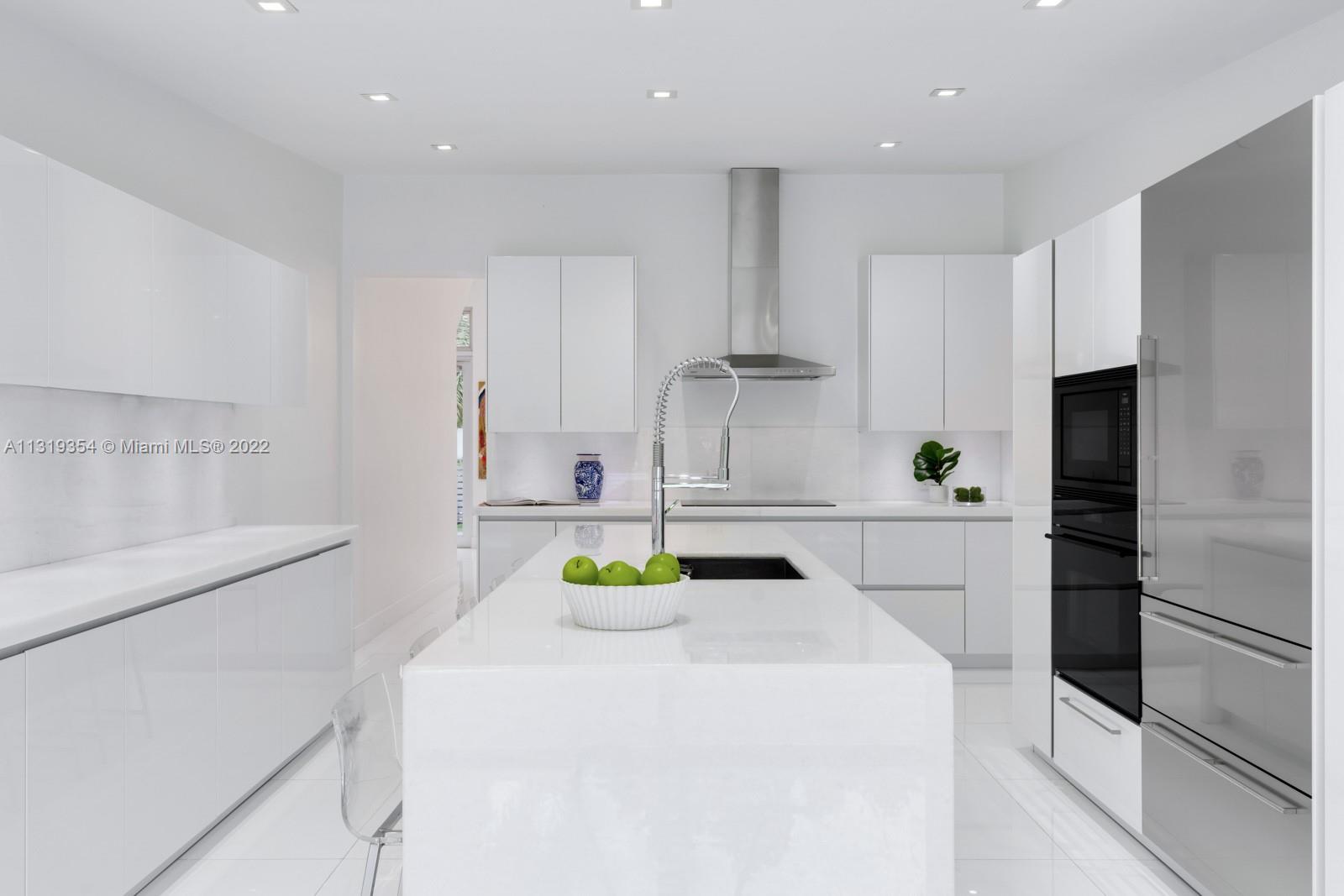 GOLDEN BEACH SEC C - Residential