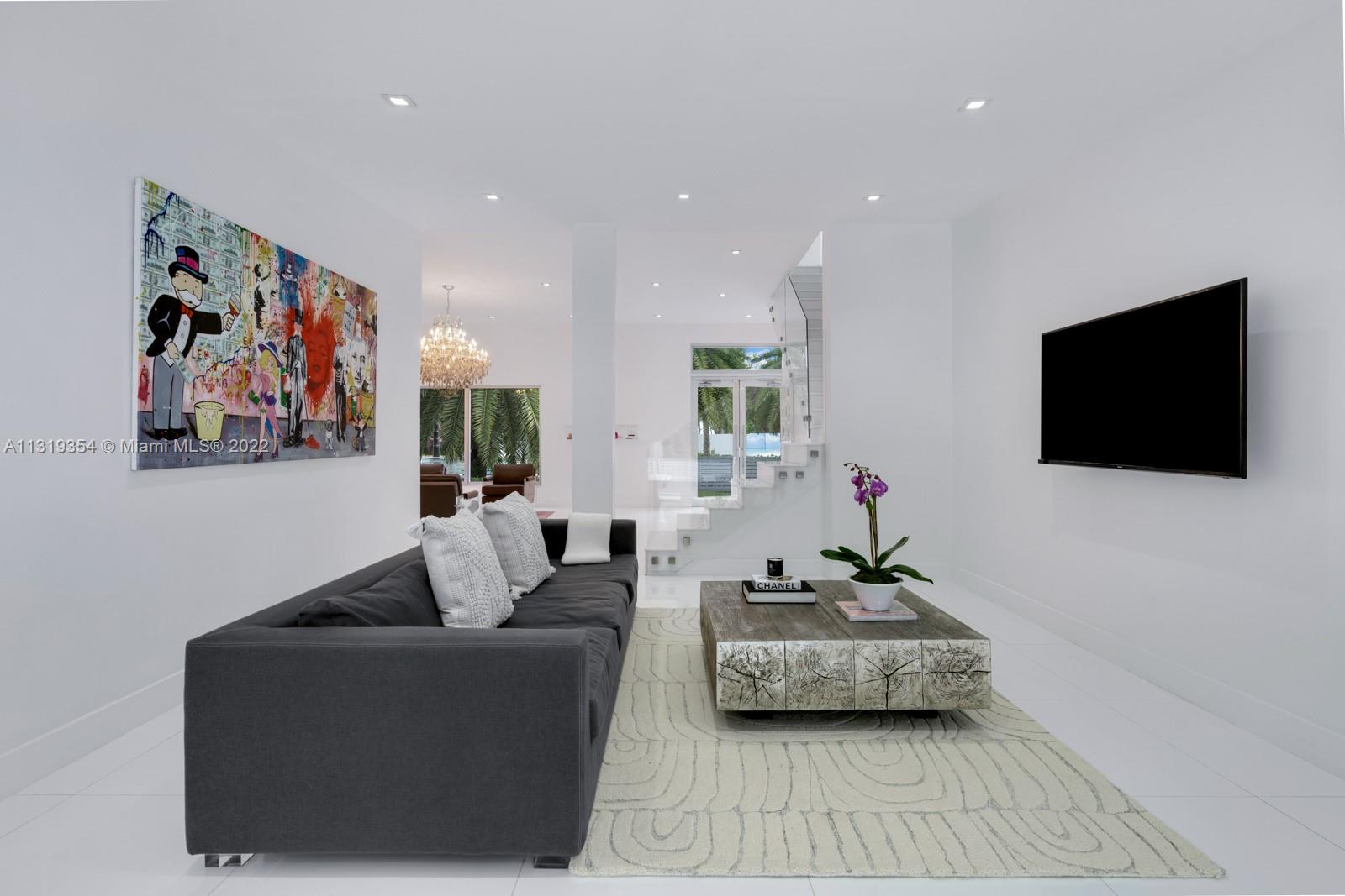 GOLDEN BEACH SEC C - Residential