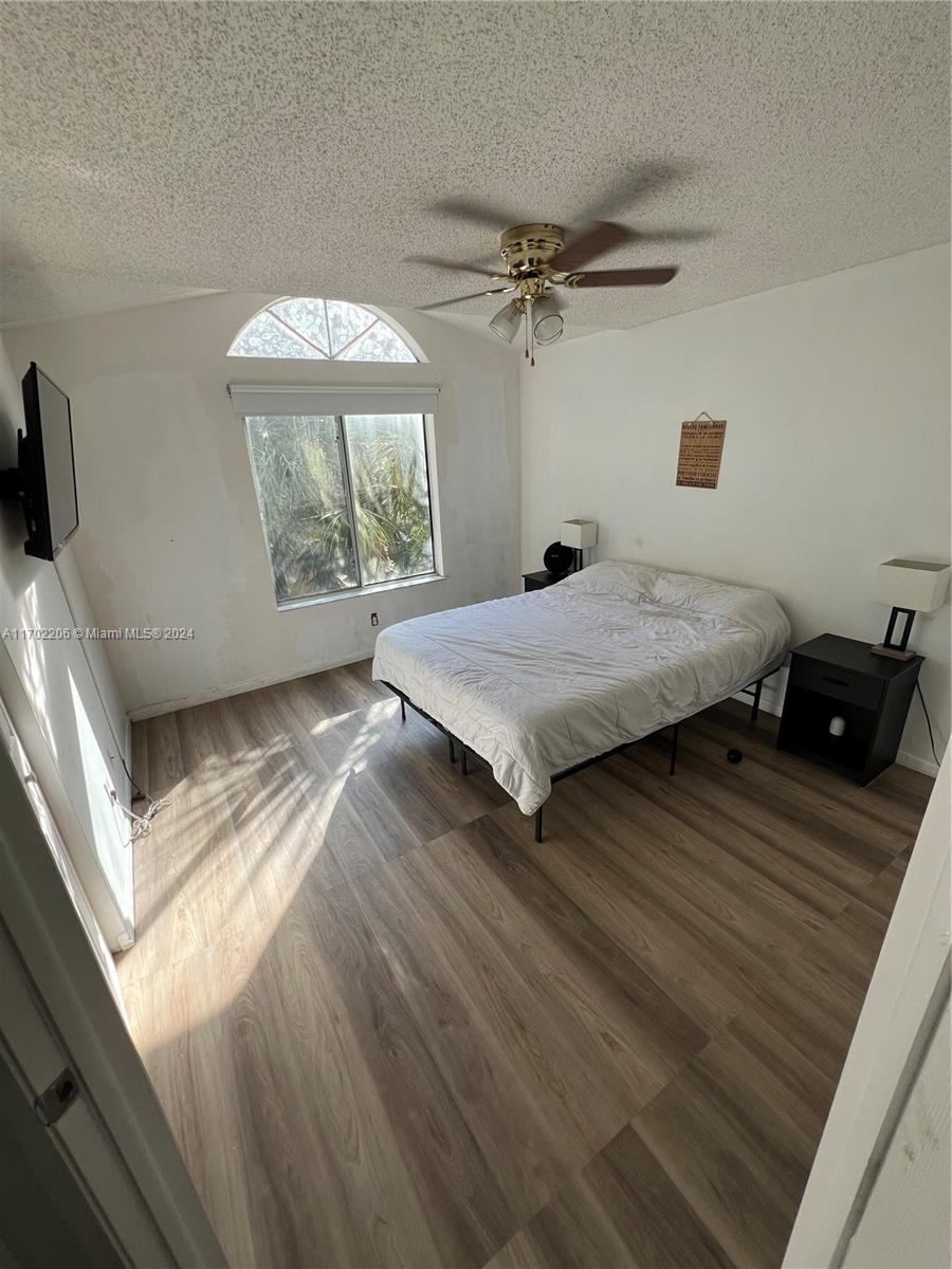 NAPOLI GARDENS AT CORAL S - Residential