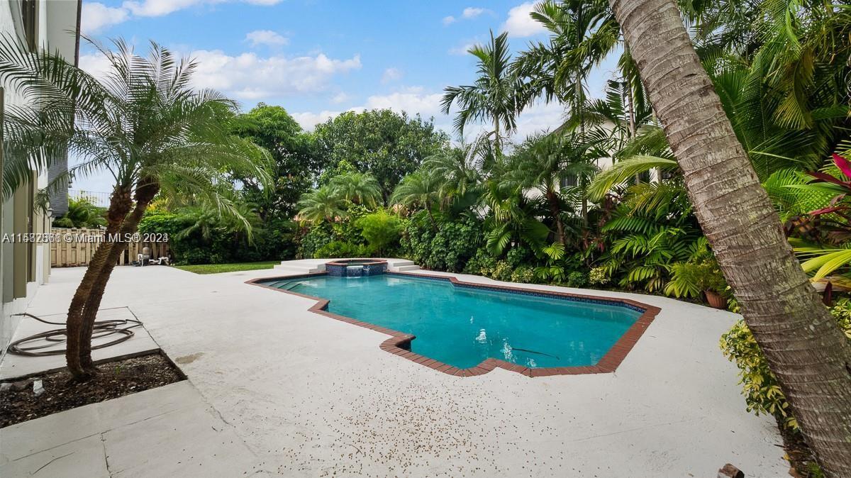 KENDALL TRAILS SUB - Residential Lease