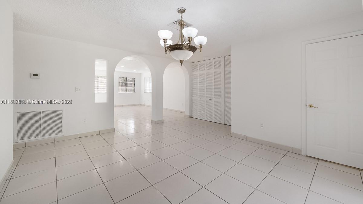 KENDALL TRAILS SUB - Residential Lease